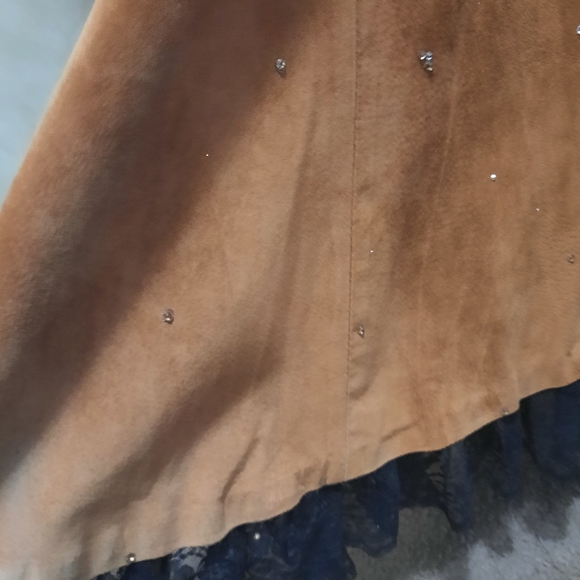 Beautiful leather and suede skirt - Picture 4 of 11